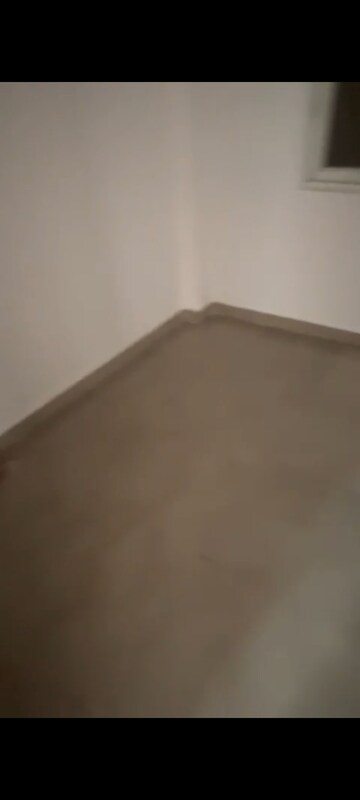 Room in 2.5 BHK Apartment at Amrapali Empire, Sain Vihar – for Sale