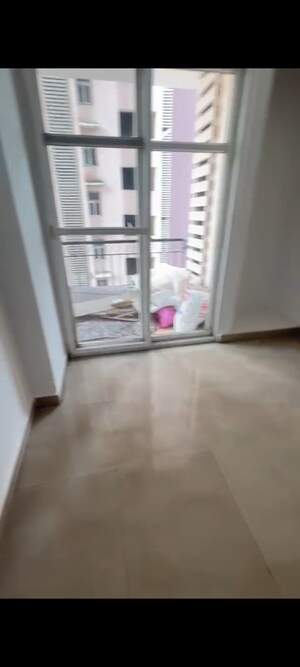 Room in 2.5 BHK Apartment at Amrapali Empire, Sain Vihar – for Sale