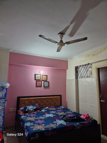 Bedroom in 2 BHK Apartment at Sg Homes, Vasundhara Sector 4 – for Rent