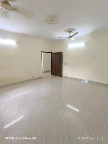 3 BHK Builder Floor For Rent in Saket