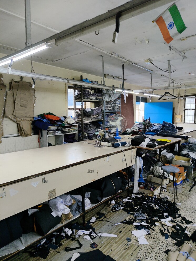 Team Area, nerul-plaza Commercial Shop 3000 Sq.Ft. In Nerul Navi Mumbai 9218766