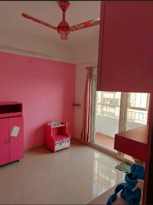 Room in 2 BHK Apartment at Raheja Vistas, Nacharam – for Rent