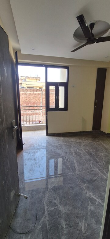 1.5 BHK Builder Floor For Rent in Chattarpur