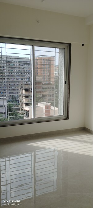 Room in 1 BHK Apartment at Ghatkopar East – for Rent