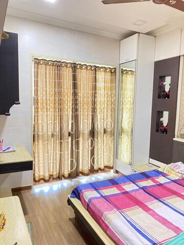 Bedroom in 3 BHK Apartment at Sheth Vasant Lawns, Laxmi Nagar – for Rent