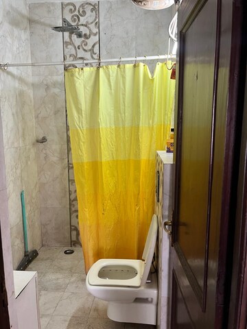 Bathroom in 3 BHK Apartment at Ambience Tiverton, Sector 50 – for Rent