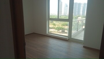 Room in 3 BHK Apartment at Emaar MGF Emerald Hills, Sector 65 – for Rent