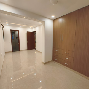 Room in 4 BHK Apartment at Kalkaji – for Sale