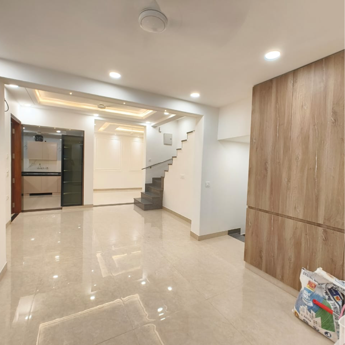 4 BHK + Extra Room Apartment For Sale in Kalkaji