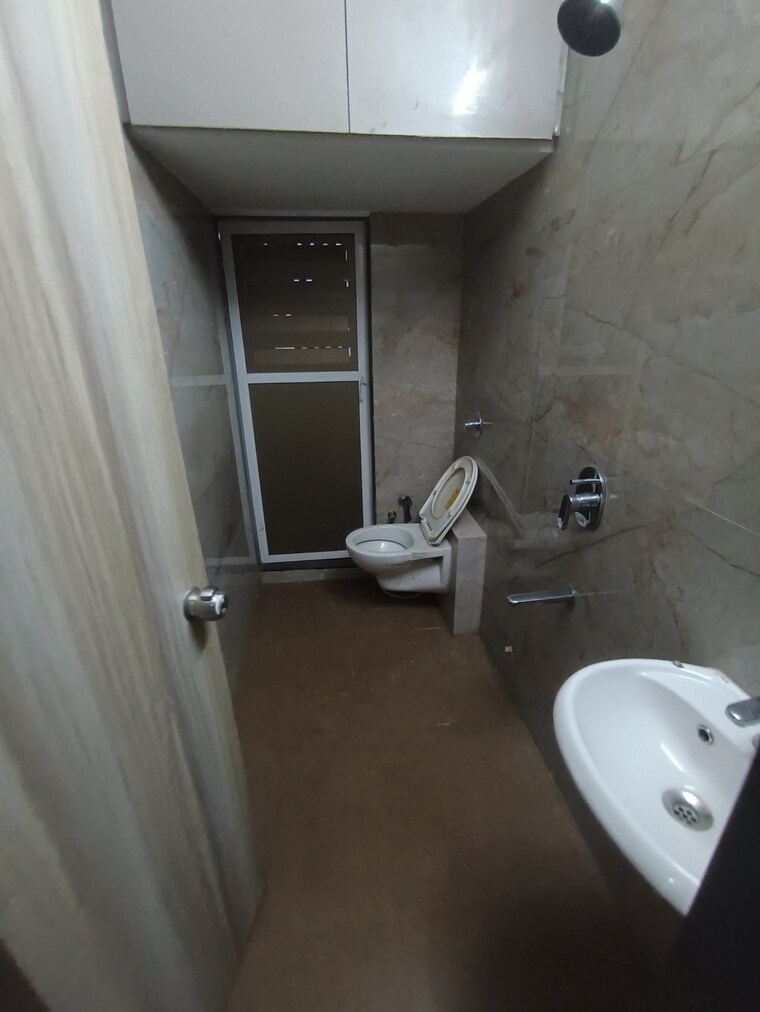 Bathroom, siddhivinayak-royal-meadows 2 Bedroom 756 Sq.Ft. Apartment In Shahad Thane 9218964