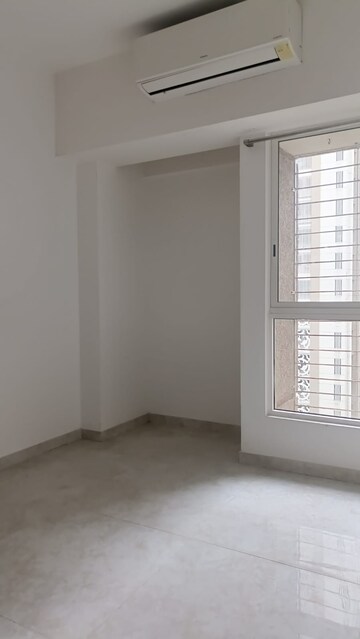 2 BHK Apartment For Rent in Lodha Amara, Kolshet Road
