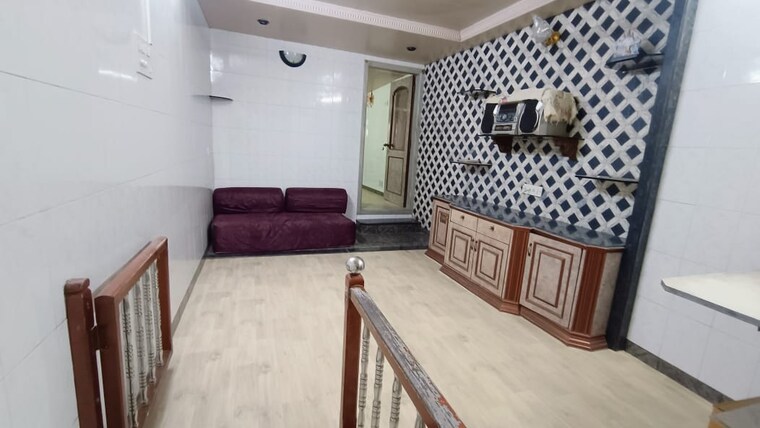 Kitchen, bhatta-chawl 1 Bedroom 350 Sq.Ft. Apartment In Worli Mumbai 9218980