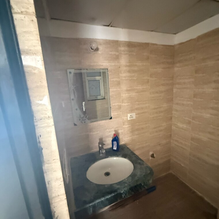 Bathroom, bptp-discovery-park 2 Bedroom 673 Sq.Ft. Apartment In Badauli Village Faridabad 9218995