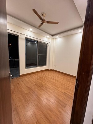 Room in 2 BHK Builder Floor at Sector 57 – for Rent
