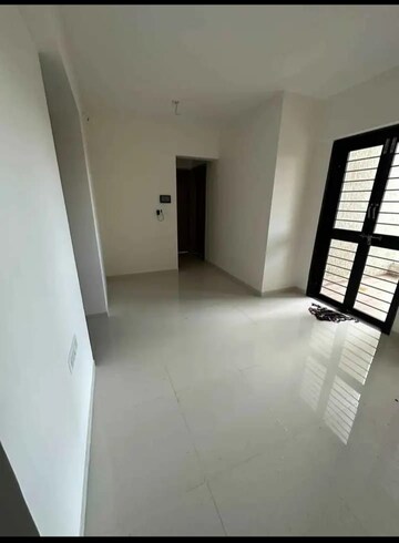 Room in 2 BHK Apartment at Kohinoor Sapphire, Tathawade – for Rent