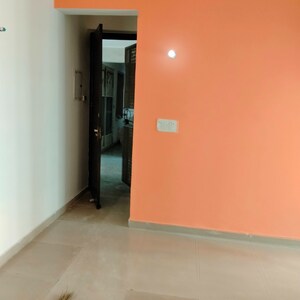 Room in 3 BHK Apartment at Antriksh Golf View, Sector 78 – for Rent