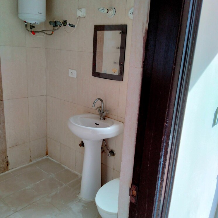 Bathroom, antriksh-golf-view 3 Bedroom 1640 Sq.Ft. Apartment In Sector 78 Noida 9219113