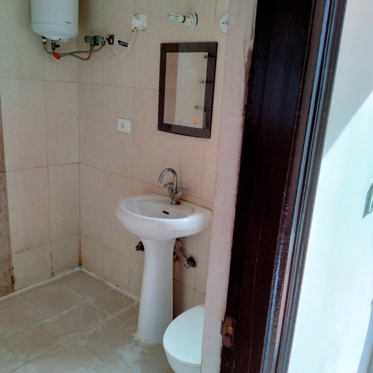 Bathroom, antriksh-golf-view 3 Bedroom 1640 Sq.Ft. Apartment In Sector 78 Noida 9219113