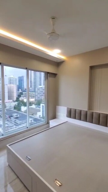 Room in 2 BHK Apartment at Sanghvi Evana, Worli – for Rent