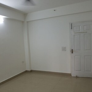 Room in 3 BHK Apartment at Express Zenith, Sector 77 – for Rent