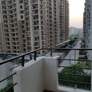 3 BHK Apartment For Rent in Express Zenith, Sector 77