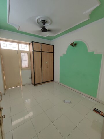 Room in 2 BHK Apartment at Gaurs Galaxy, Vaishali Sector 5 – for Rent