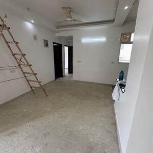 Room in 2 BHK Apartment at Express Zenith, Sector 77 – for Rent
