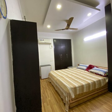Bedroom in 2.5 BHK Apartment at Express Zenith, Sector 77 – for Rent