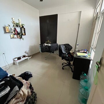 Team Area in 2.5 BHK Apartment at Express Zenith, Sector 77 – for Rent