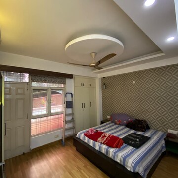 Bedroom in 2.5 BHK Apartment at Express Zenith, Sector 77 – for Rent