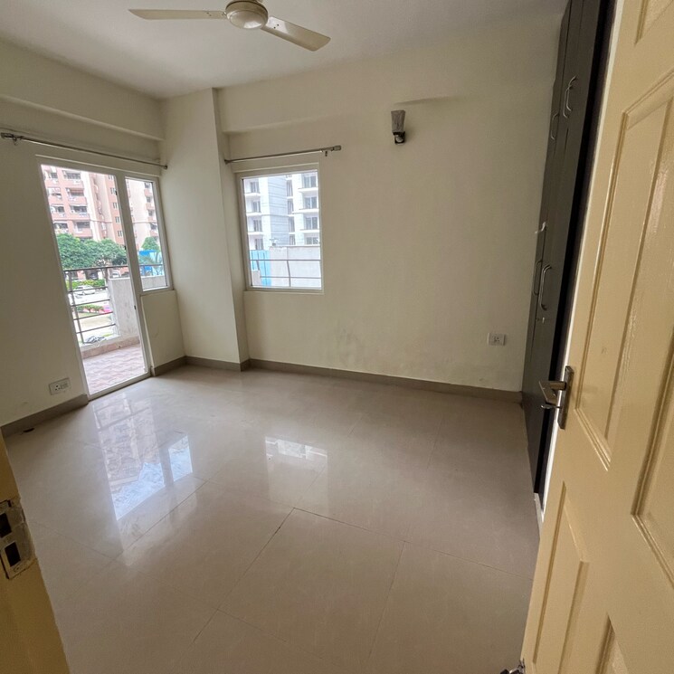Room, express-zenith 3 Bedroom 1400 Sq.Ft. Apartment In Sector 77 Noida 9219166