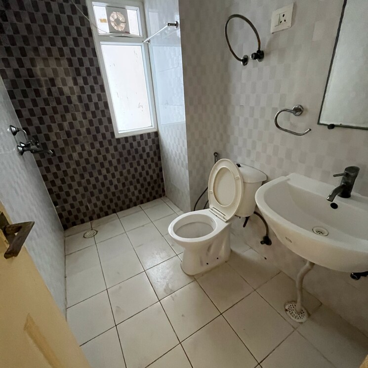 Bathroom, express-zenith 3 Bedroom 1400 Sq.Ft. Apartment In Sector 77 Noida 9219166