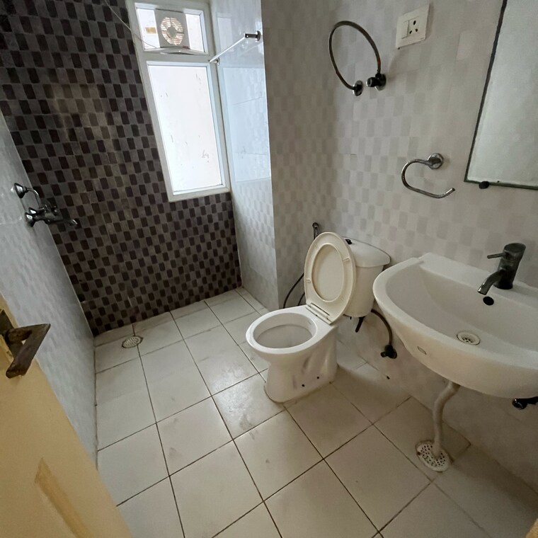 Bathroom, express-zenith 3 Bedroom 1400 Sq.Ft. Apartment In Sector 77 Noida 9219166