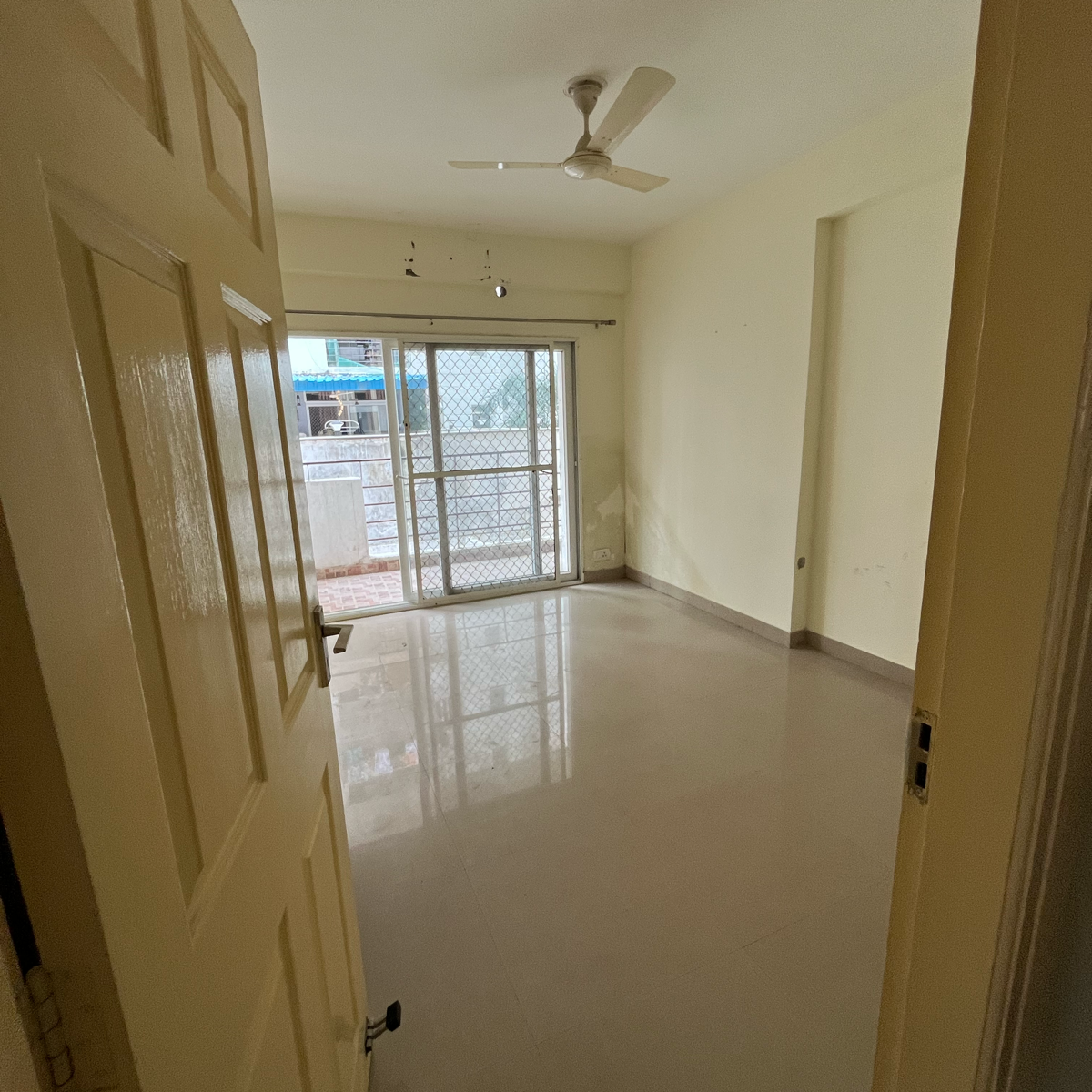 3 BHK + Pooja Room 1400 Sq.Ft. Apartment in Express Zenith