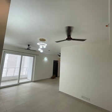 Room in 3 BHK Apartment at Express Zenith, Sector 77 – for Rent