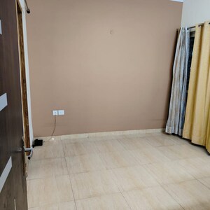 Room in 3 BHK Apartment at Express Zenith, Sector 77 – for Rent