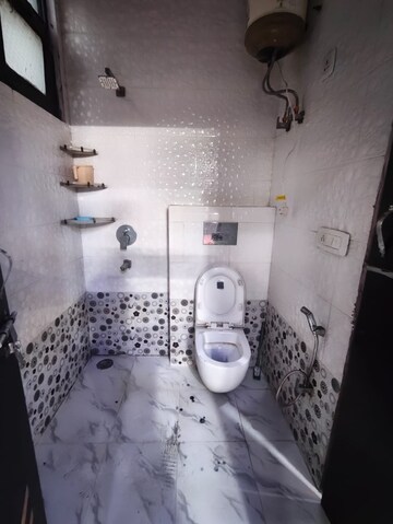Bathroom in 2 BHK Builder Floor at Satyam Plaza, Sector 15 – for Rent