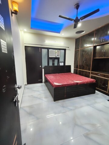 Bedroom in 2 BHK Builder Floor at Satyam Plaza, Sector 15 – for Rent