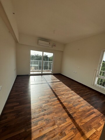 Room in 4 BHK Apartment at LnT Raintree Boulevard, Hebbal – for Sale