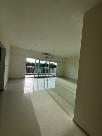 Room in 4 BHK Apartment at LnT Raintree Boulevard, Hebbal – for Sale