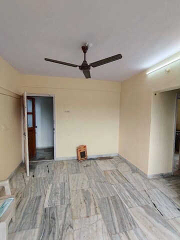 Bedroom in 1 BHK Apartment at Andheri West – for Rent
