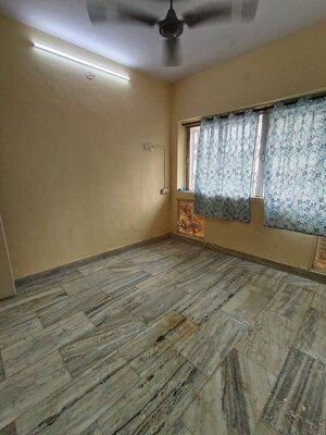 Room in 1 BHK Apartment at Andheri West – for Rent