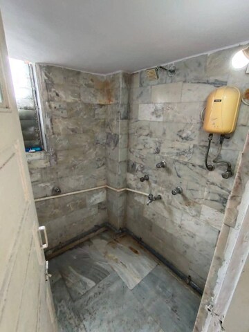 Bathroom in 1 BHK Apartment at Andheri West – for Rent