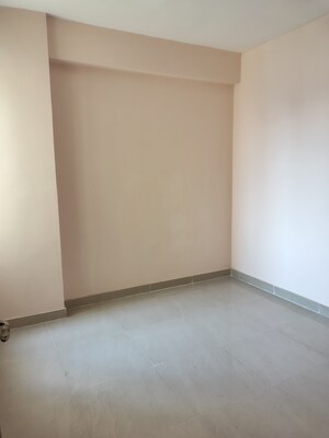 Room in 2 BHK Apartment at Amrapali Dream Valley, Tech Zone 4 Greater Noida – for Rent