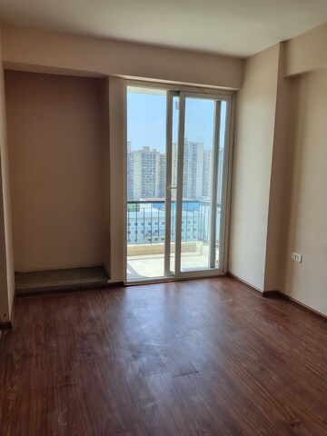 Furnished Amenities in 2 BHK Apartment at Amrapali Dream Valley, Tech Zone 4 Greater Noida – for Rent