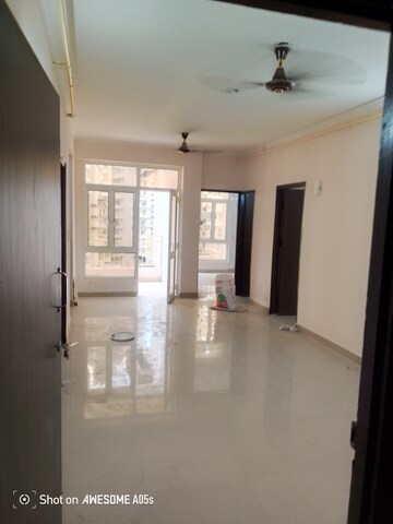 Room in 3 BHK Apartment at Supertech Ecovillage I, Sector 1 Greater Noida – for Rent