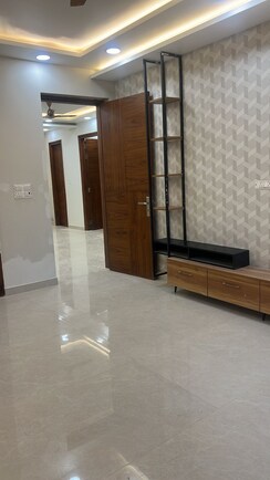 4 BHK + Pooja Room,Servant Room,Study Room,Extra Room Builder Floor For Sale in Parklands