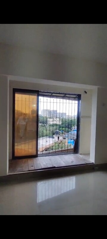 Room in 2 BHK Apartment at Megdoot CHS, Vile Parle East – for Sale
