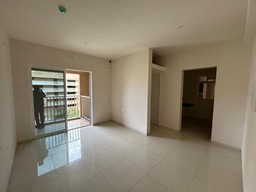 Room in 1 BHK Apartment at Godrej Green Vistas, Mahalunge – for Rent
