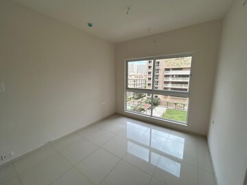 Room in 1 BHK Apartment at Godrej Green Vistas, Mahalunge – for Rent
